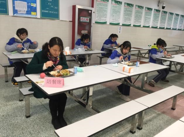 瑞景校园食堂服务管控荣获市场监督部门食品安全量化分级标识"优秀"